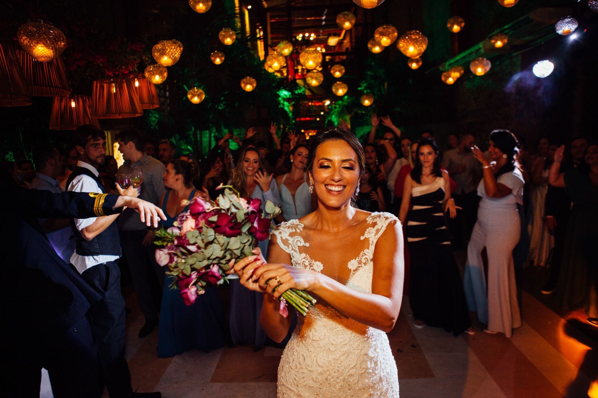 Foto Casamento Danielle & Vinicius - Igreja Sao José RJ- Cais do Oriente RJ - Imagem 275