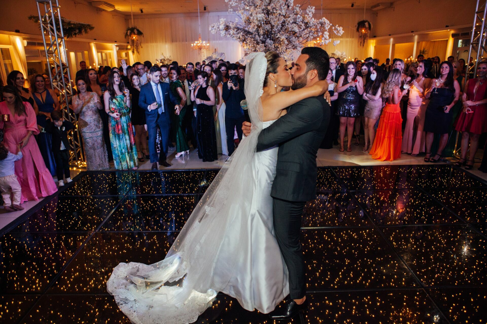 Foto Casamento Camila e Leon - Igreja Matriz e La Belle Maison - Resende RJ - Imagem 156