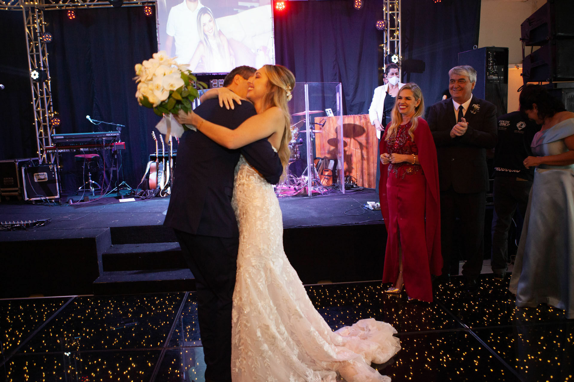 Foto Casamento Raissa e Eduardo - Capelania Militar e La Belle Maison - Resende RJ Foto Casamento Raissa e Eduardo - Capelania Militar e La Belle Maison - Resende RJ - Imagem 170