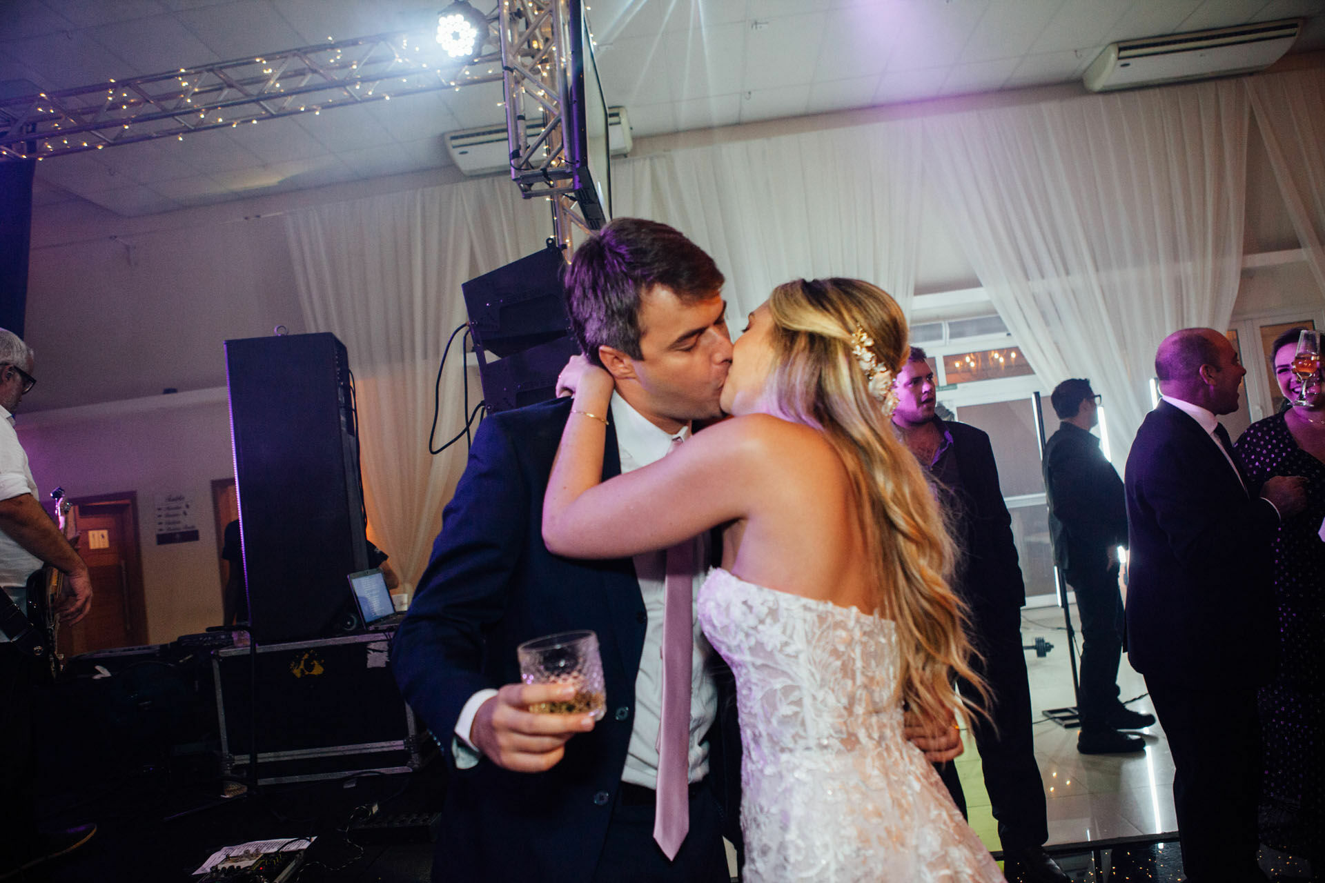 Foto Casamento Raissa e Eduardo - Capelania Militar e La Belle Maison - Resende RJ Foto Casamento Raissa e Eduardo - Capelania Militar e La Belle Maison - Resende RJ - Imagem 250