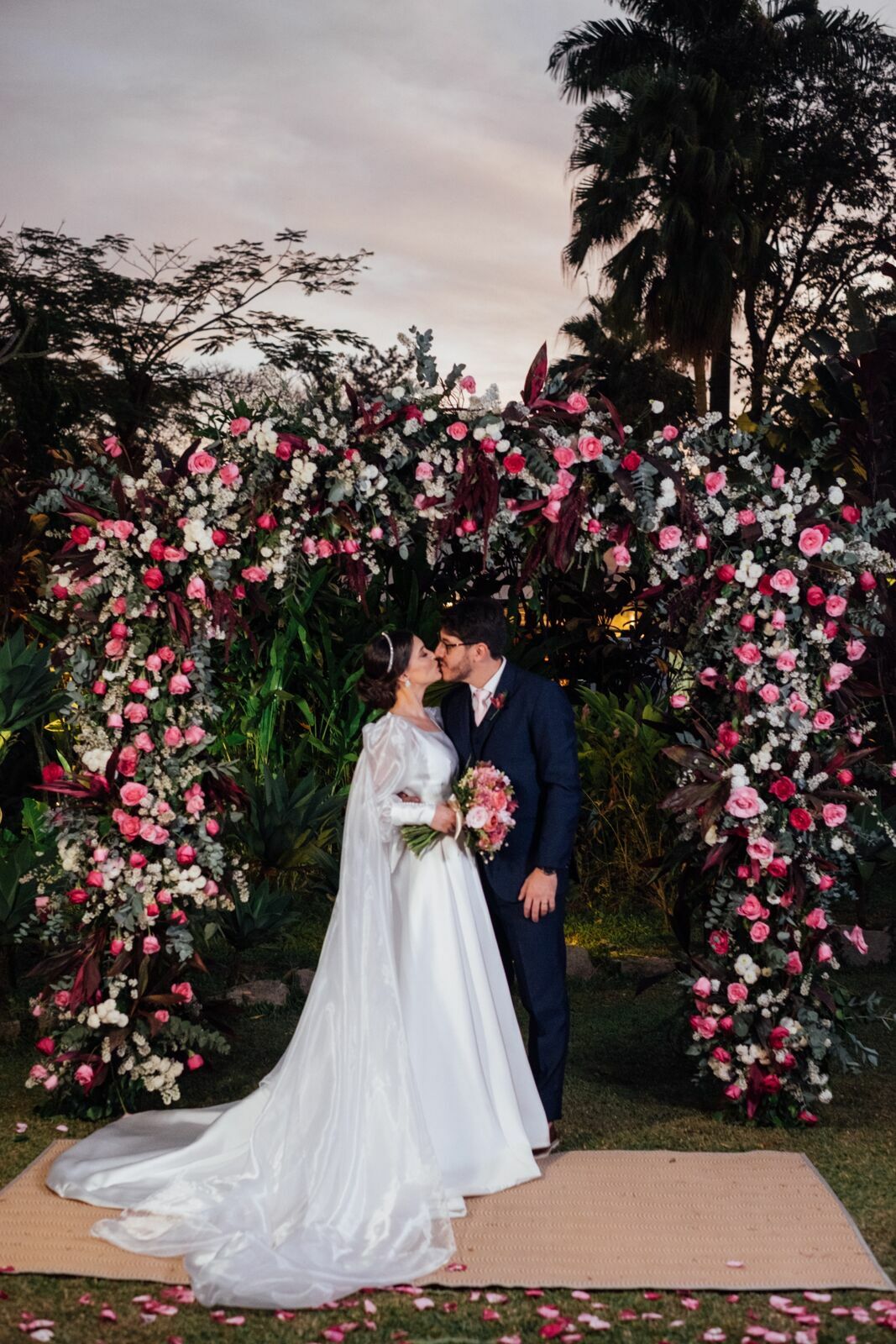 Foto Casamento Caroline e Zé Guilherme - Casarão Penedo - Penedo RJ - Imagem 174