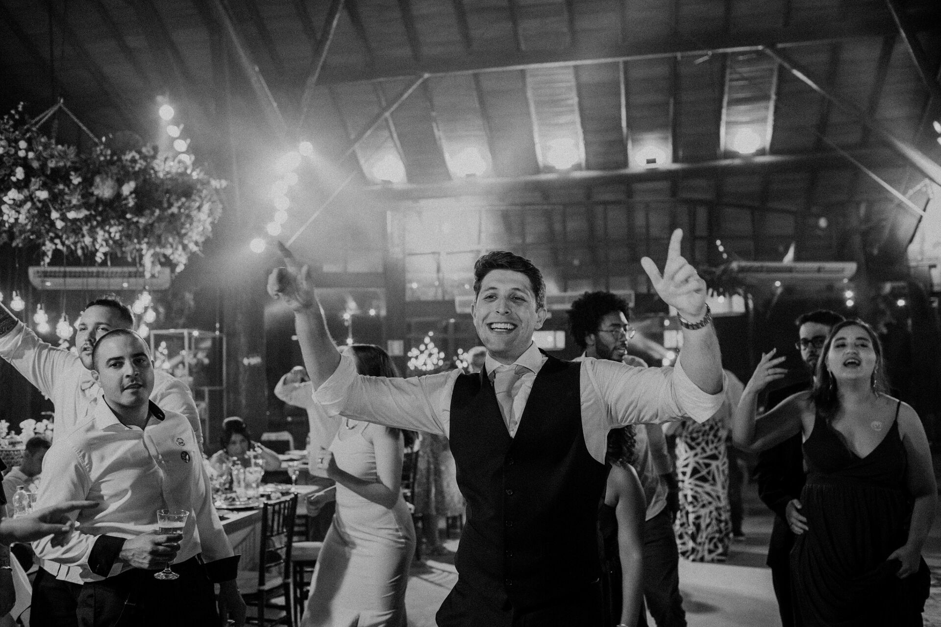 Foto Casamento Carla e Lucas - Casa Giardino - Mogi das Cruzes -sp - Imagem 317