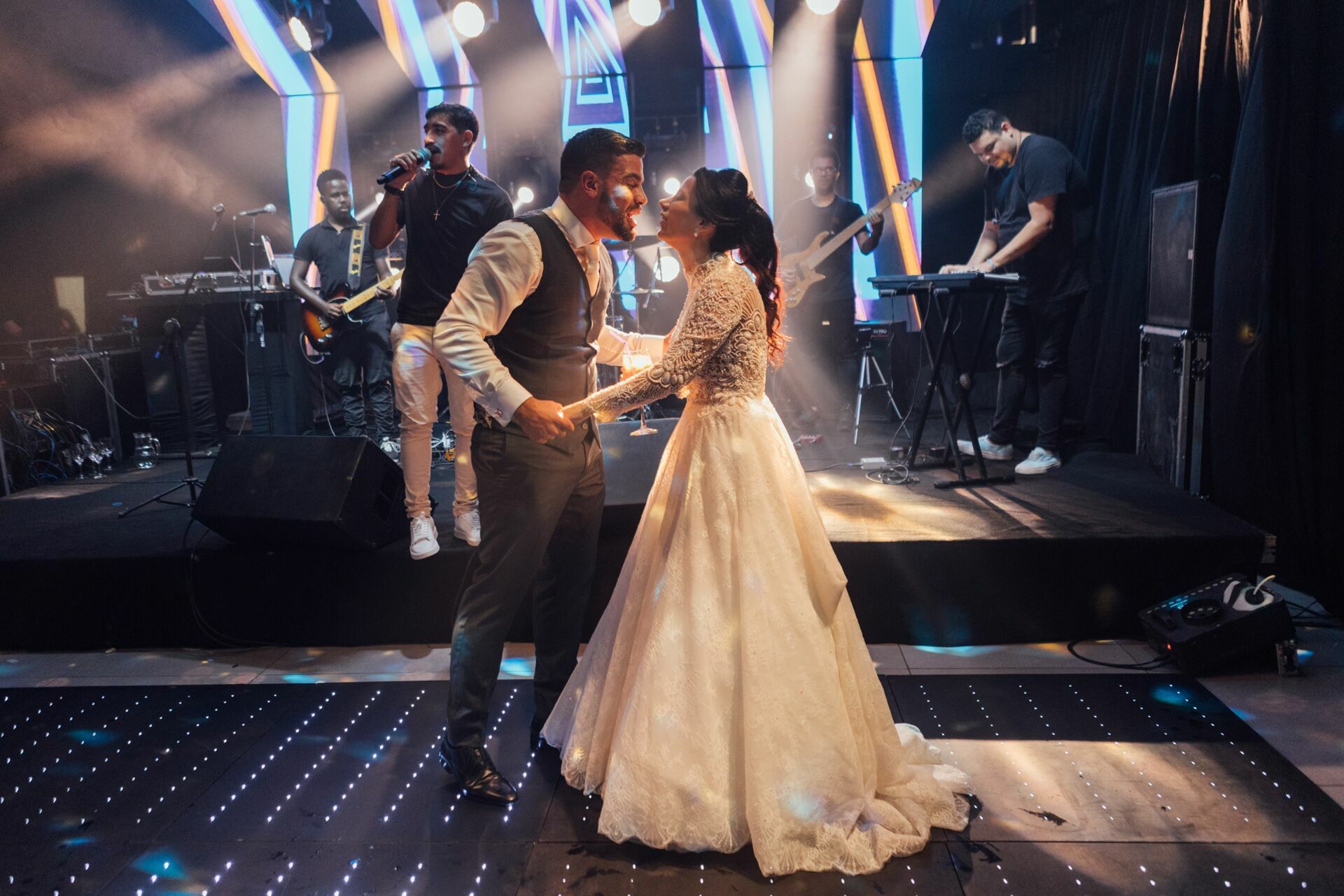 Foto Casamento Ana Carolina e Paulo Henrique - Igreja Santa Cecilia e Galpon - VR -RJ - Imagem 165
