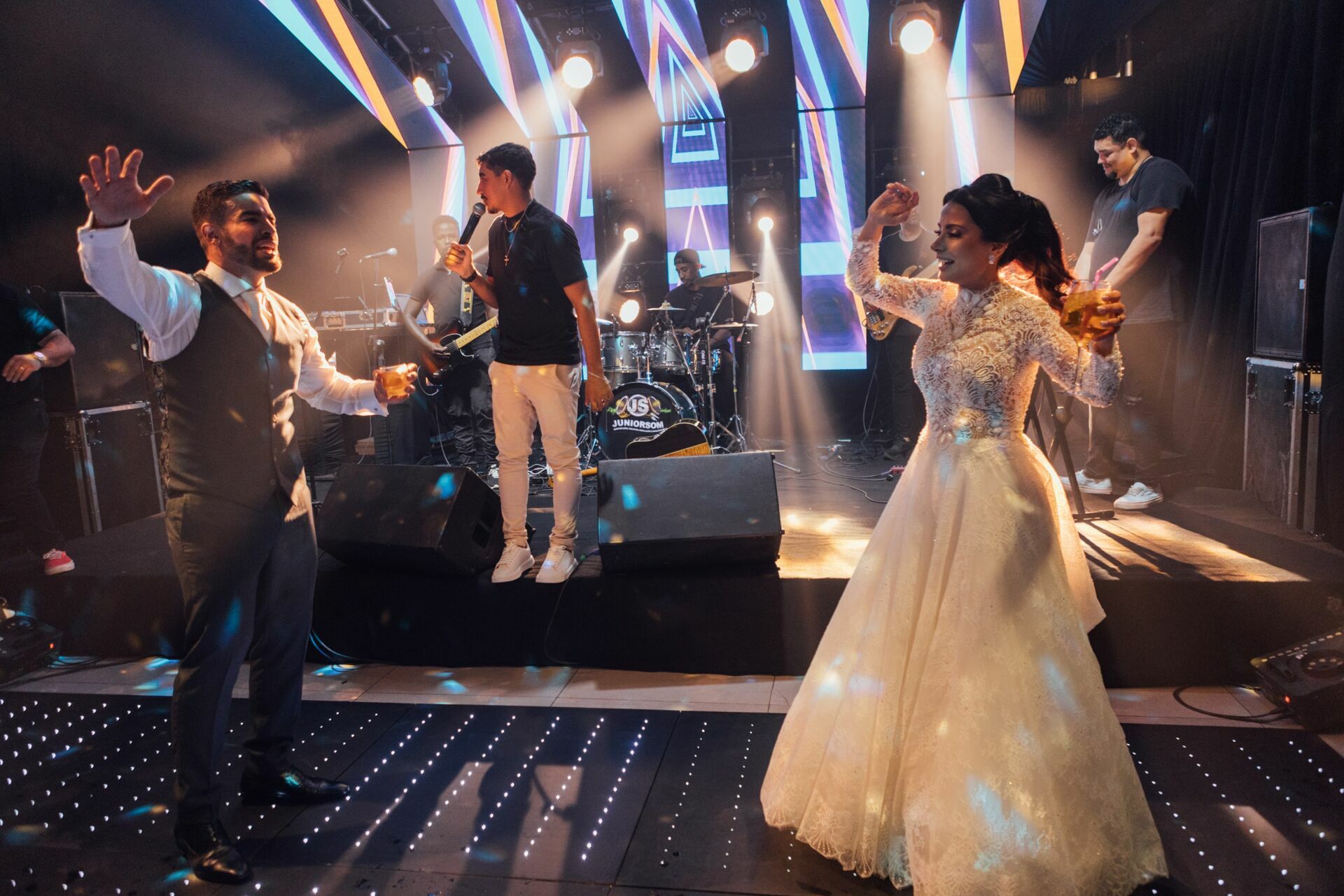Foto Casamento Ana Carolina e Paulo Henrique - Igreja Santa Cecilia e Galpon - VR -RJ - Imagem 168