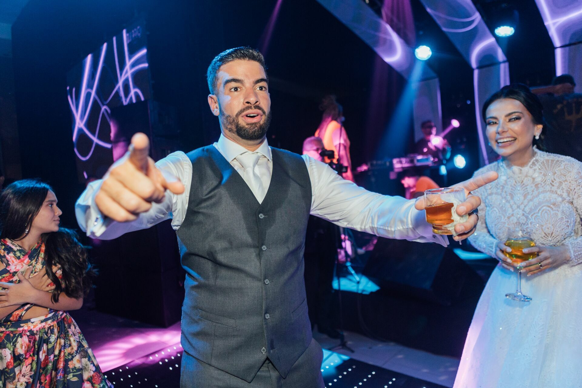 Foto Casamento Ana Carolina e Paulo Henrique - Igreja Santa Cecilia e Galpon - VR -RJ - Imagem 189