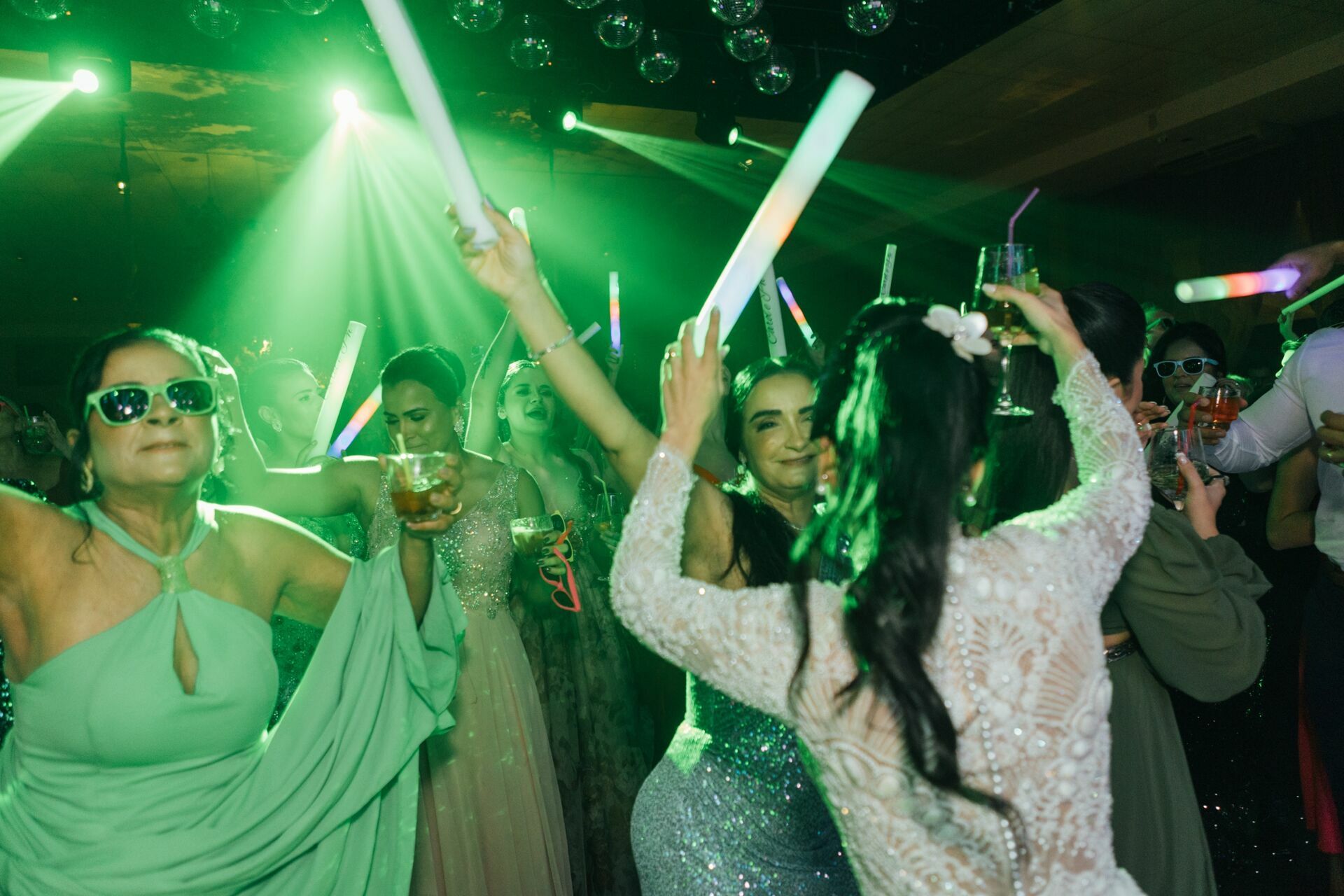 Foto Casamento Ana Carolina e Paulo Henrique - Igreja Santa Cecilia e Galpon - VR -RJ - Imagem 213