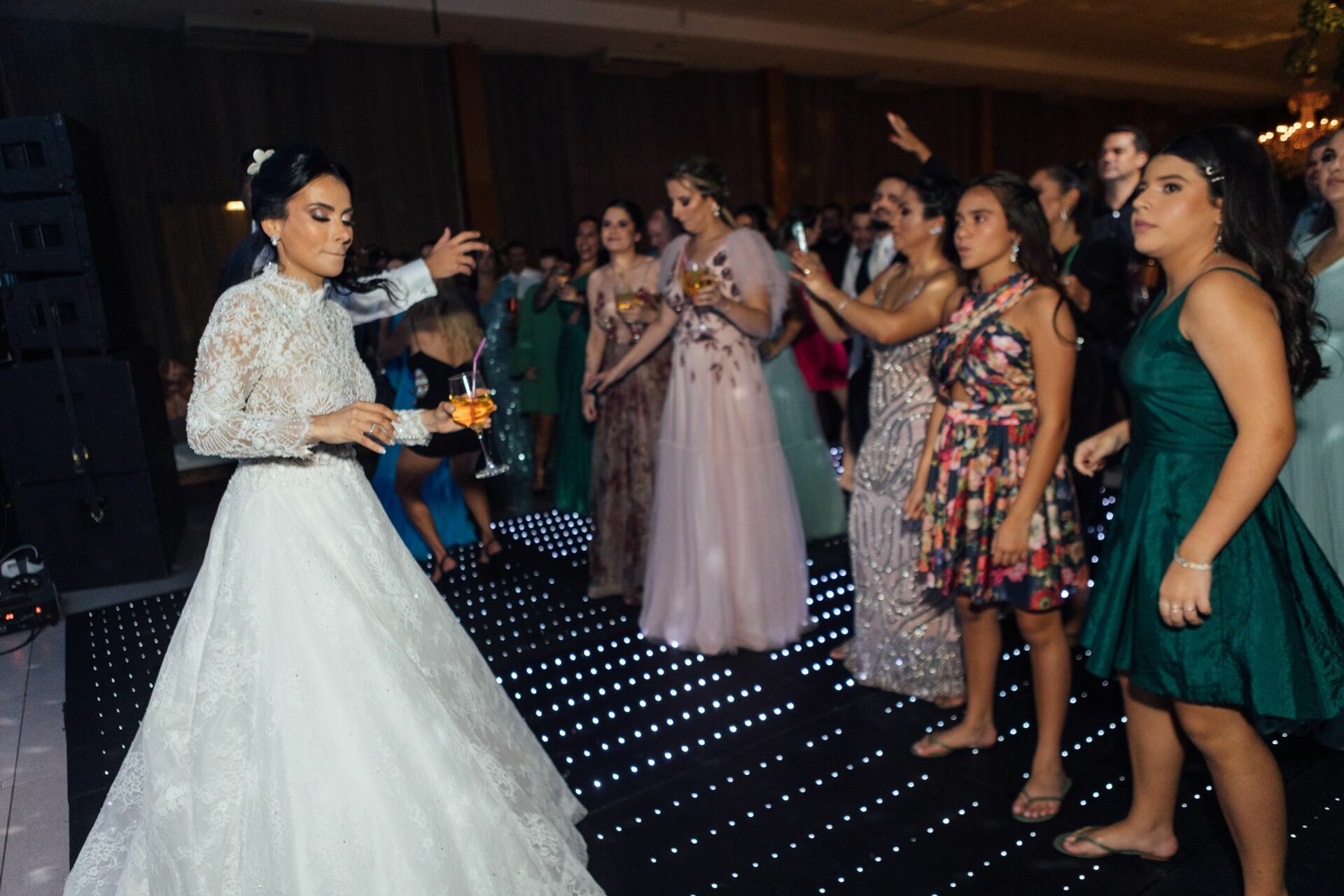 Foto Casamento Ana Carolina e Paulo Henrique - Igreja Santa Cecilia e Galpon - VR -RJ - Imagem 203