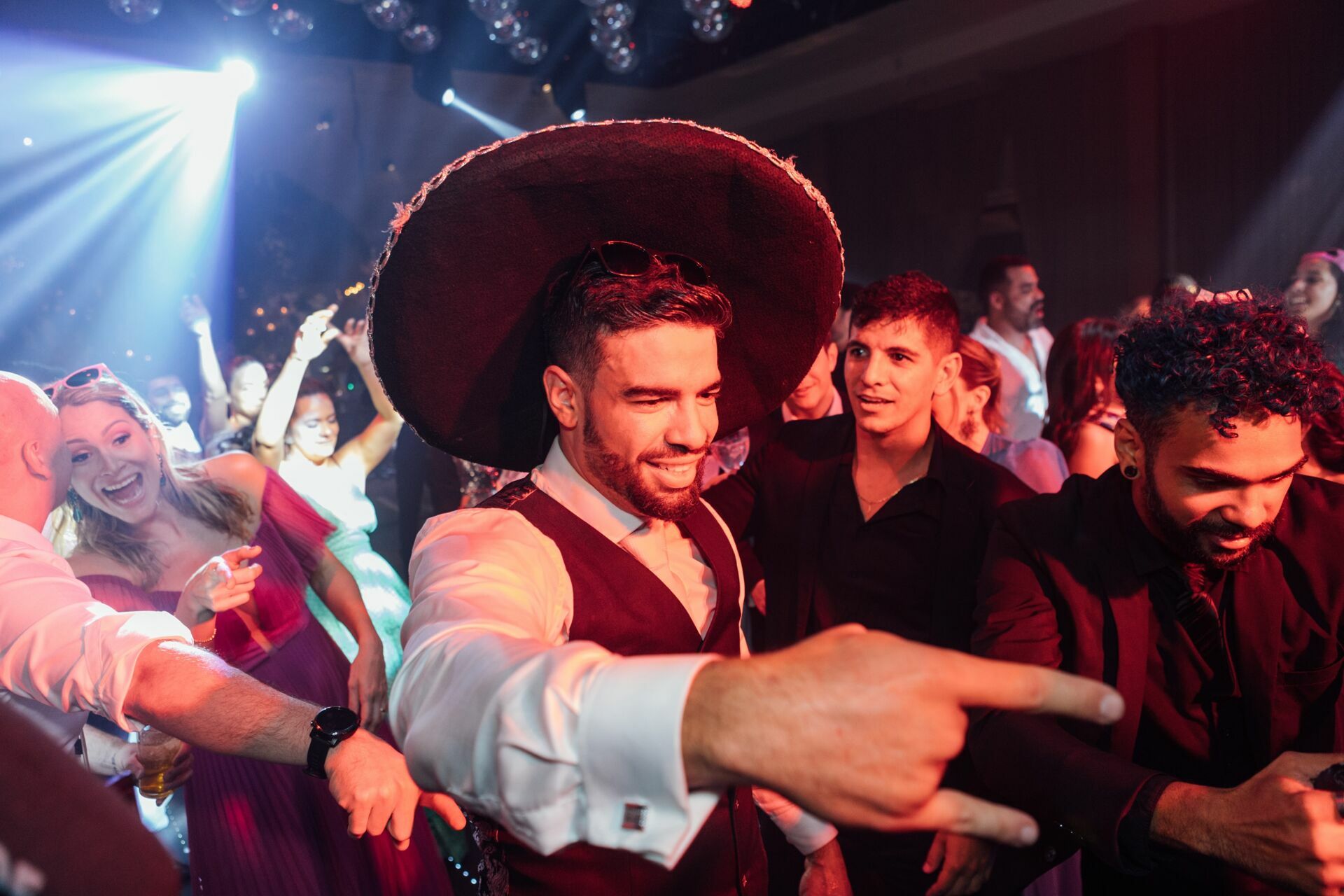 Foto  Casamento Ana Carolina e Paulo Henrique - Igreja Santa Cecilia e Galpon - VR -RJ - Imagem 308