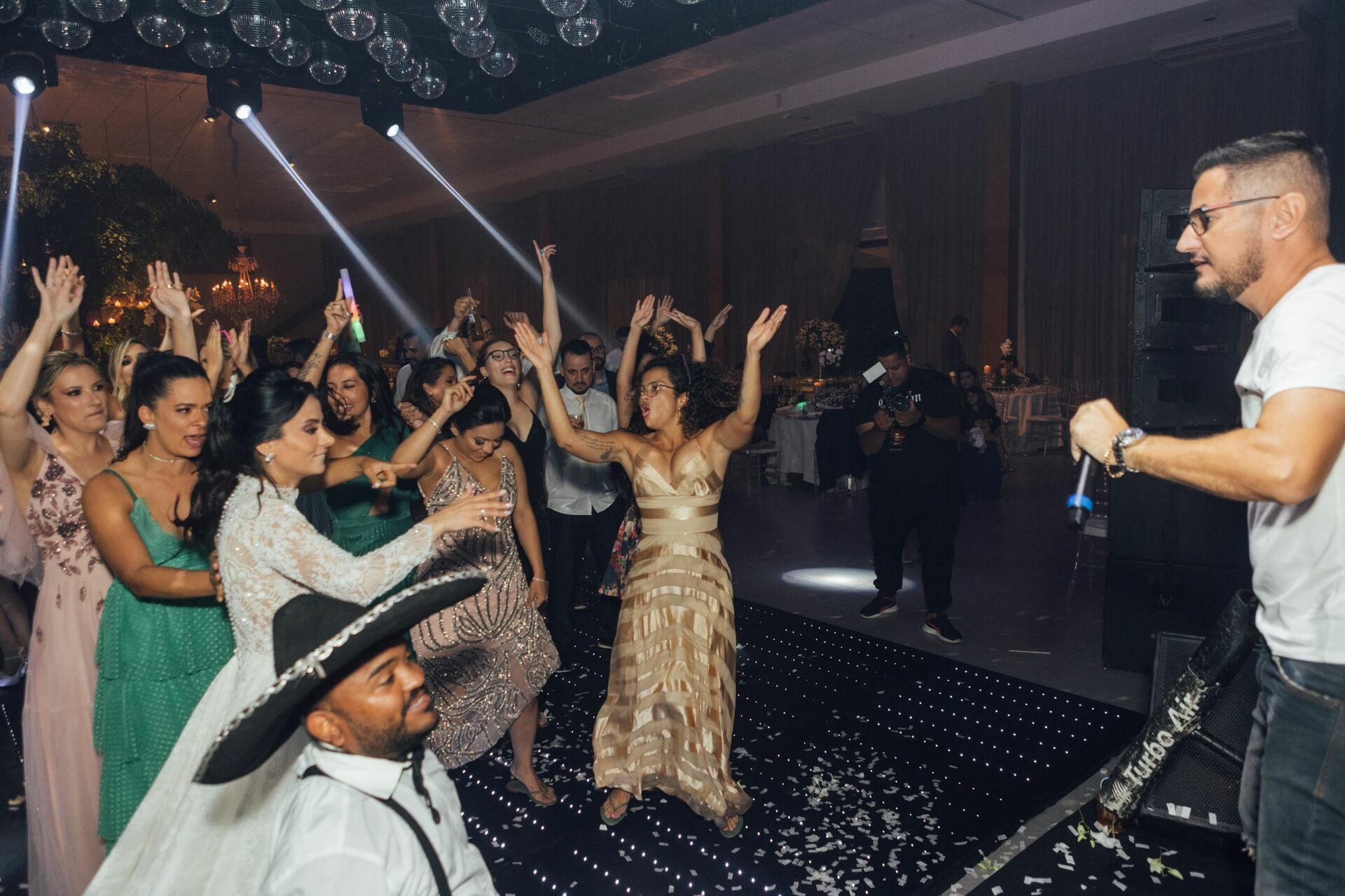 Foto  Casamento Ana Carolina e Paulo Henrique - Igreja Santa Cecilia e Galpon - VR -RJ - Imagem 299