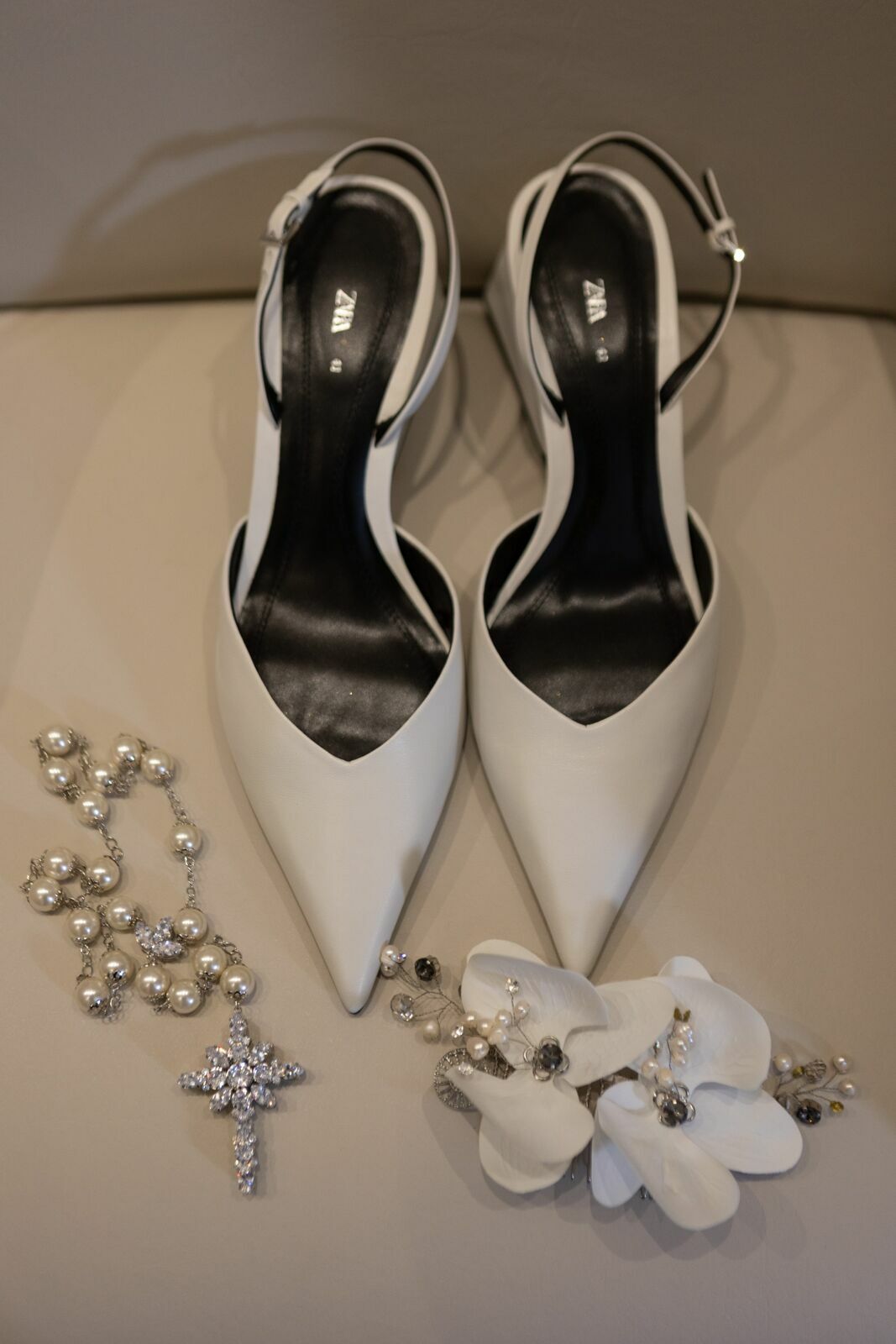 Foto Casamento Larissa e Adam - Igreja N. S. Aparecida e Restaurante Jardim Secreto - Penedo RJ - Imagem 0