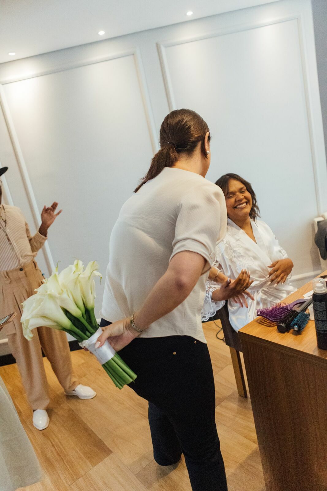 Foto Casamento Larissa e Adam - Igreja N. S. Aparecida e Restaurante Jardim Secreto - Penedo RJ - Imagem 4