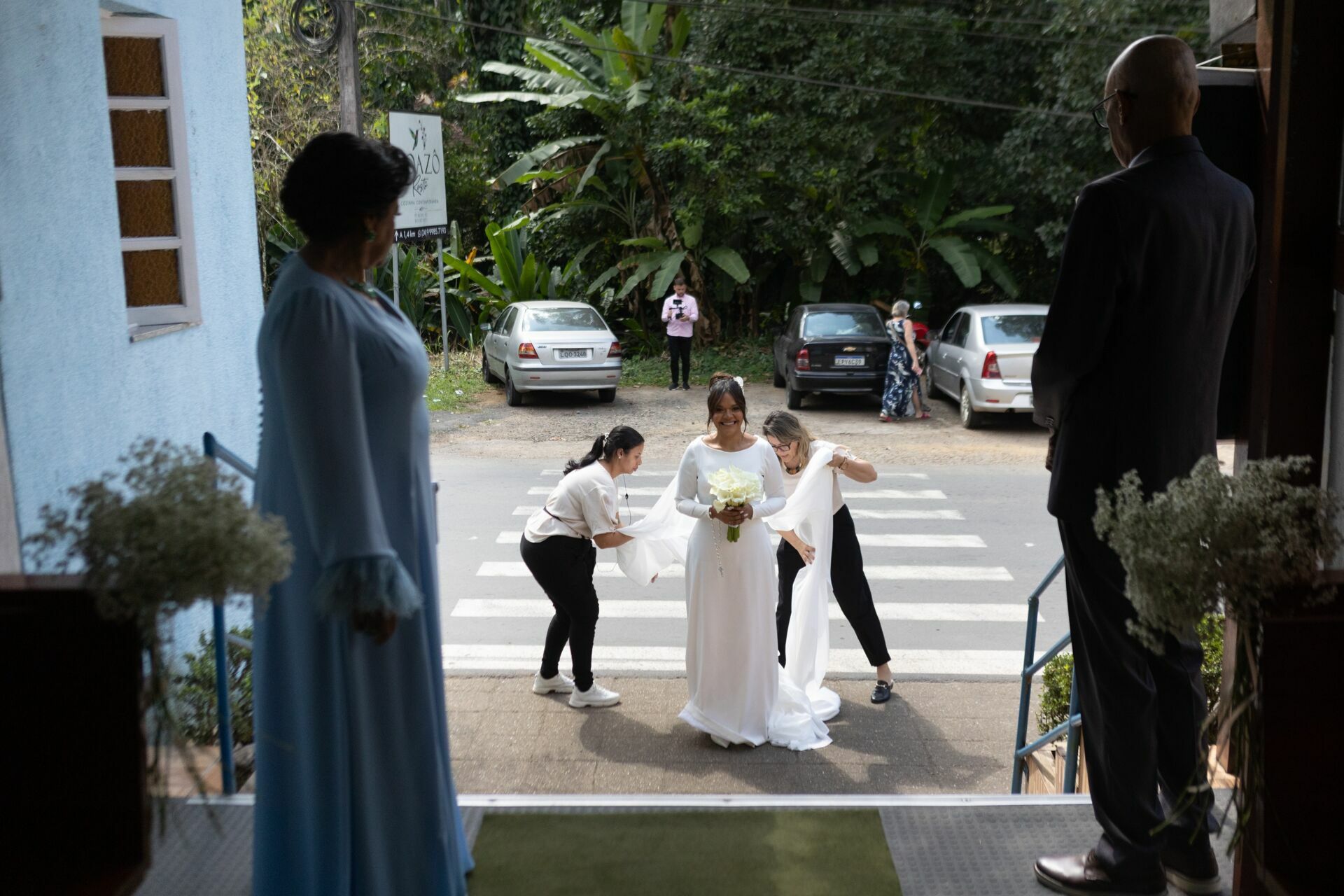 Foto Casamento Larissa e Adam - Igreja N. S. Aparecida e Restaurante Jardim Secreto - Penedo RJ - Imagem 60