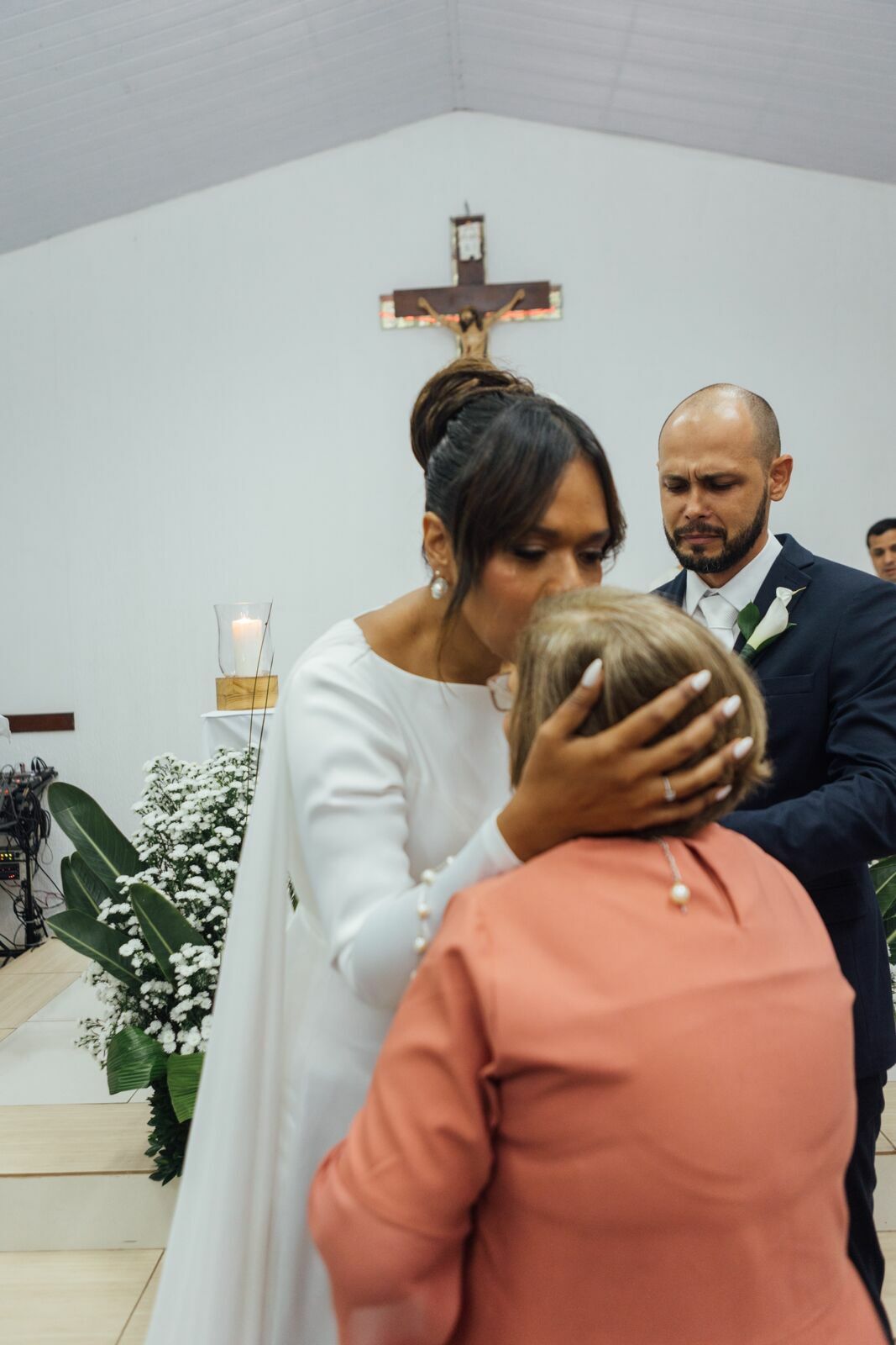 Foto Casamento Larissa e Adam - Igreja N. S. Aparecida e Restaurante Jardim Secreto - Penedo RJ - Imagem 93