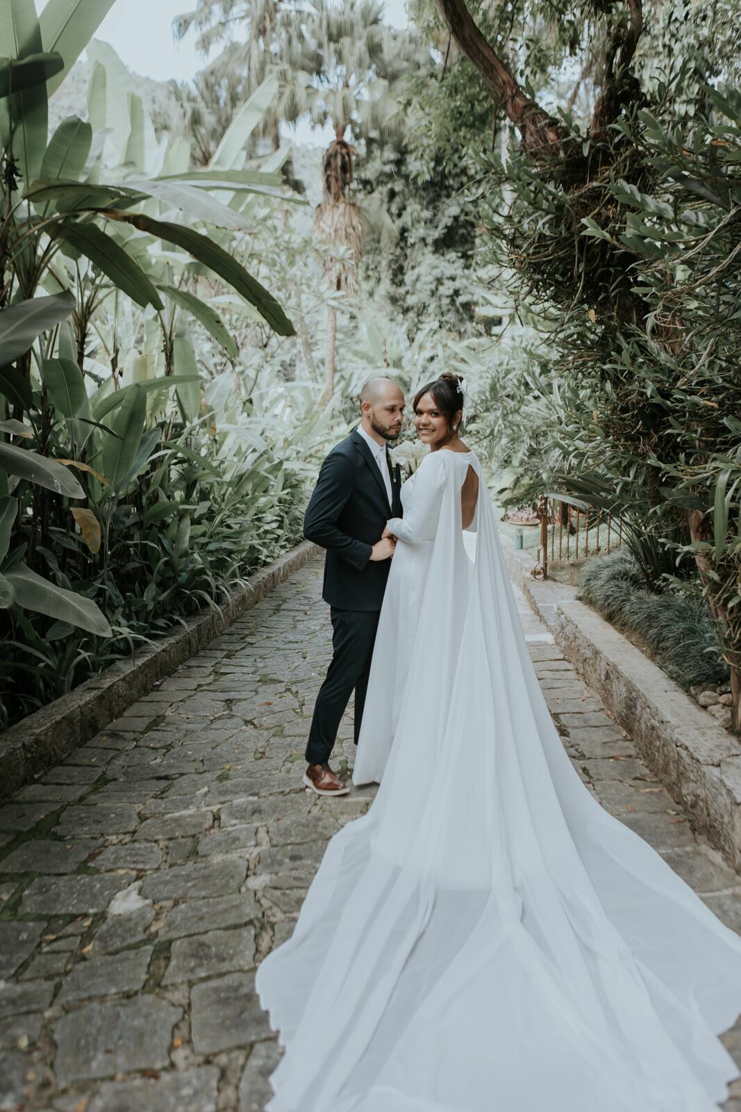 Foto Casamento Larissa e Adam - Igreja N. S. Aparecida e Restaurante Jardim Secreto - Penedo RJ - Imagem 133