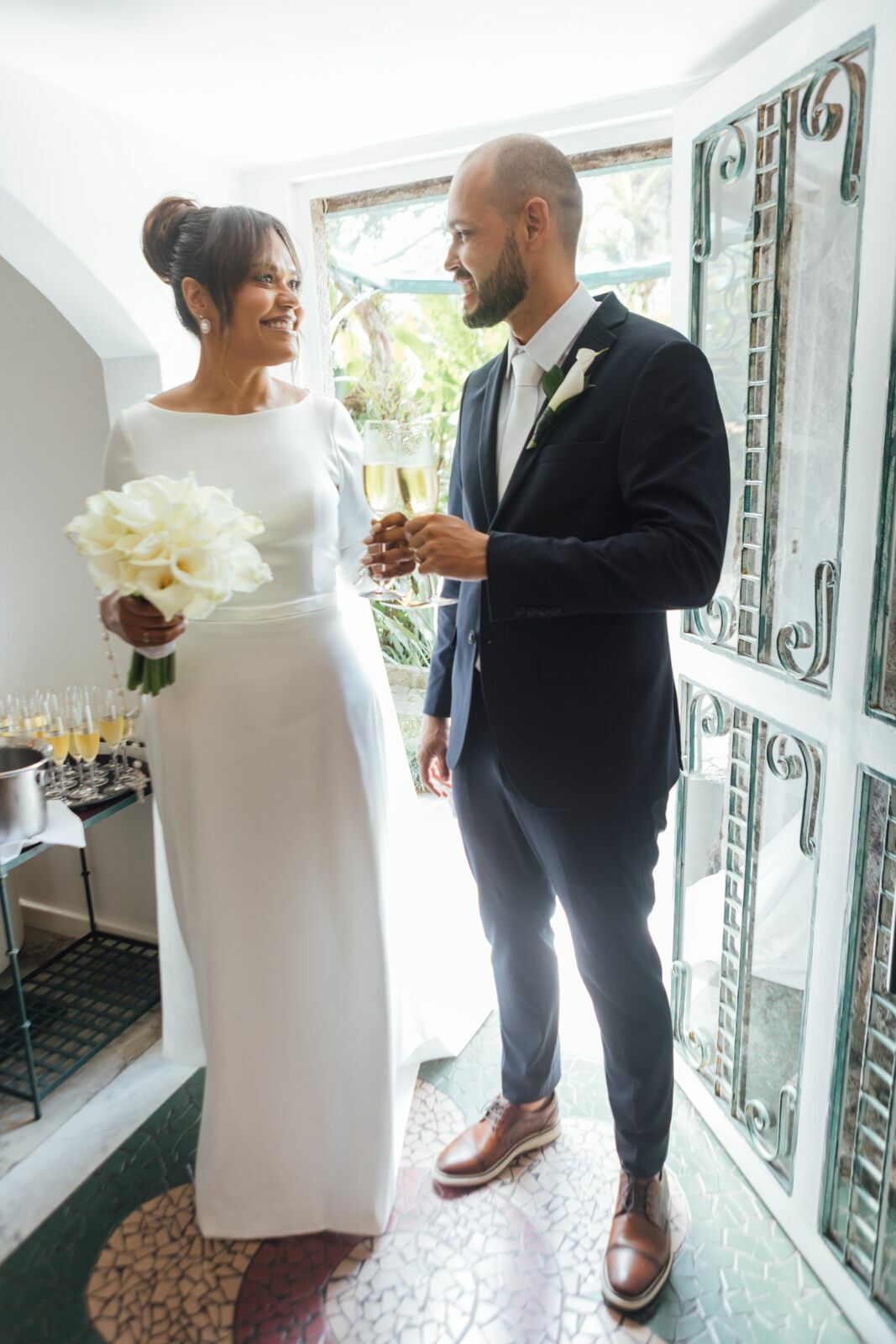 Foto Casamento Larissa e Adam - Igreja N. S. Aparecida e Restaurante Jardim Secreto - Penedo RJ - Imagem 128