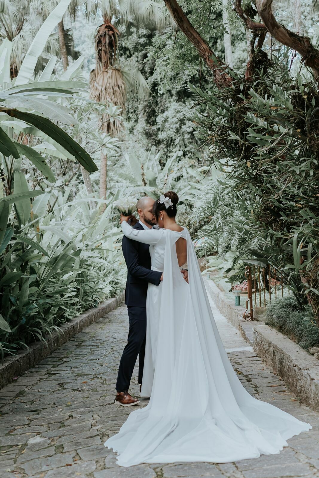 Foto Casamento Larissa e Adam - Igreja N. S. Aparecida e Restaurante Jardim Secreto - Penedo RJ - Imagem 134