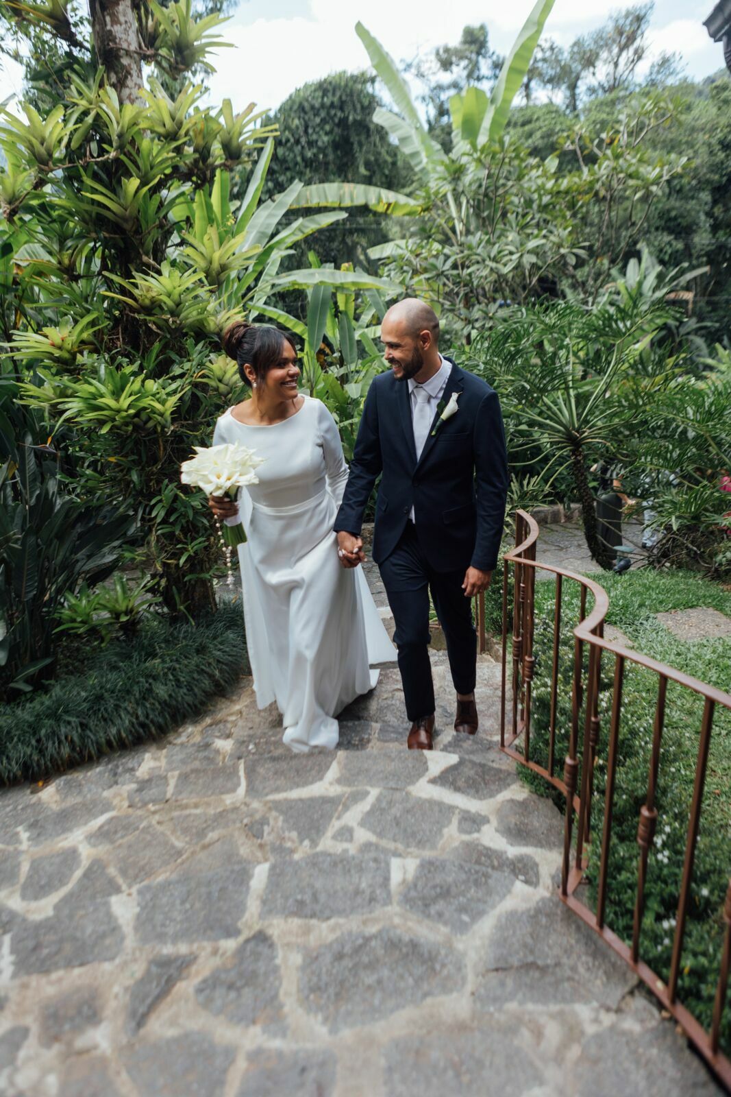 Foto Casamento Larissa e Adam - Igreja N. S. Aparecida e Restaurante Jardim Secreto - Penedo RJ - Imagem 126