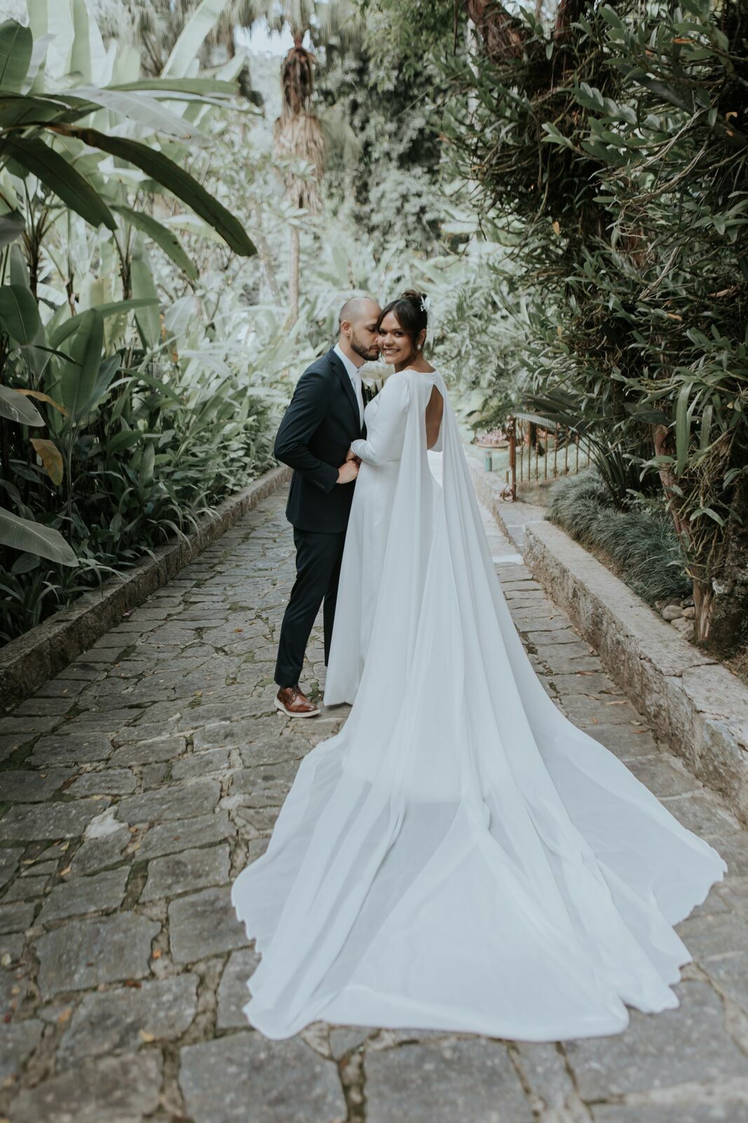 Foto Casamento Larissa e Adam - Igreja N. S. Aparecida e Restaurante Jardim Secreto - Penedo RJ - Imagem 132