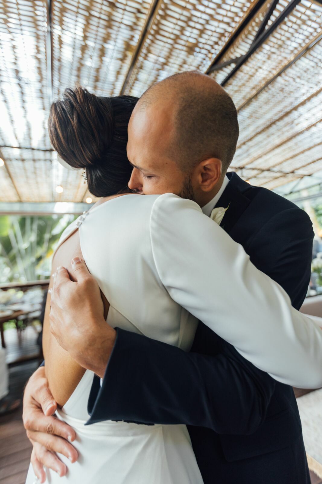 Foto Casamento Larissa e Adam - Igreja N. S. Aparecida e Restaurante Jardim Secreto - Penedo RJ - Imagem 174