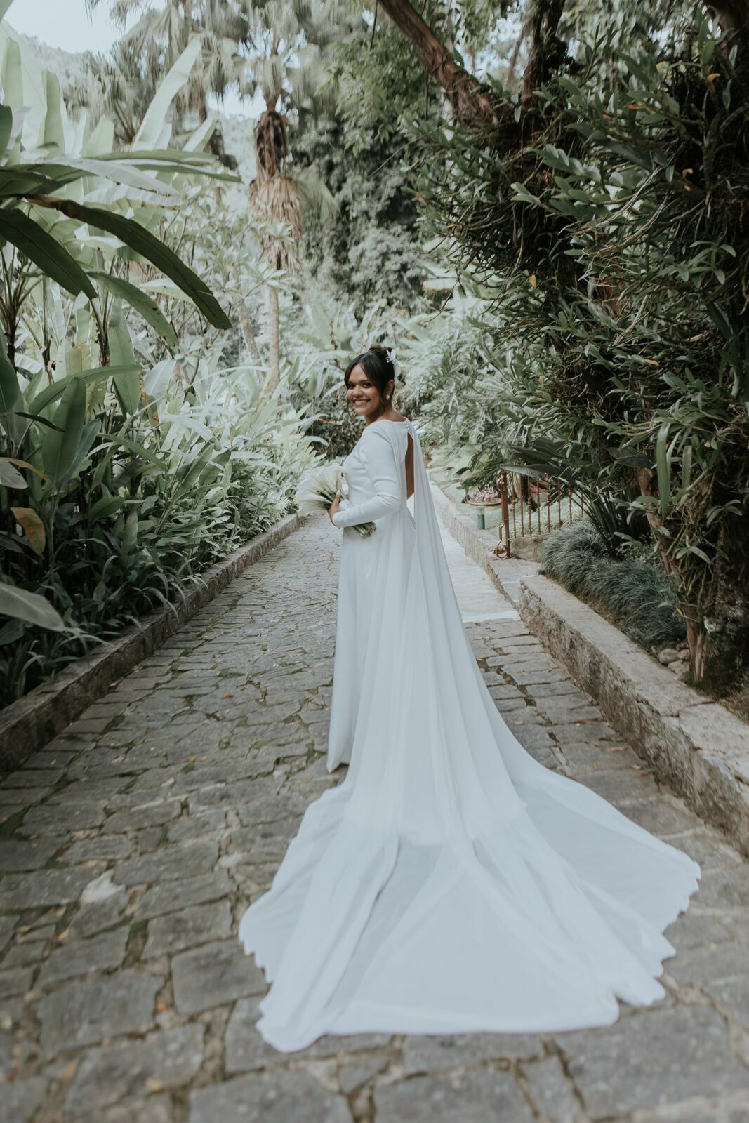 Foto Casamento Larissa e Adam - Igreja N. S. Aparecida e Restaurante Jardim Secreto - Penedo RJ - Imagem 138
