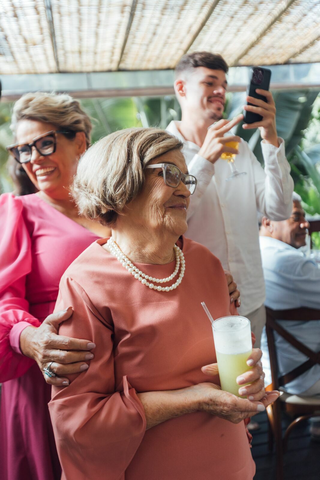 Foto Casamento Larissa e Adam - Igreja N. S. Aparecida e Restaurante Jardim Secreto - Penedo RJ - Imagem 182