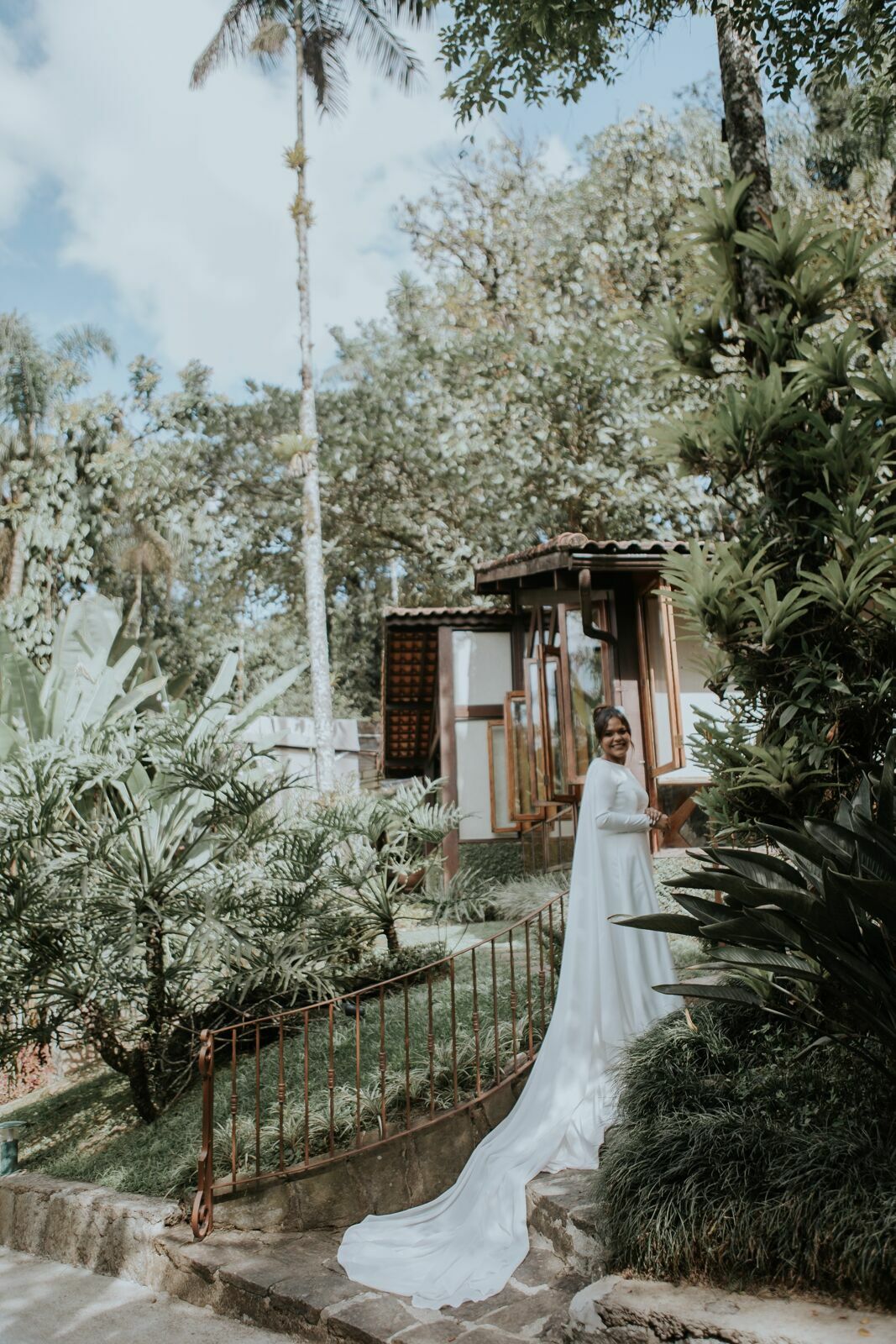 Foto Casamento Larissa e Adam - Igreja N. S. Aparecida e Restaurante Jardim Secreto - Penedo RJ - Imagem 152