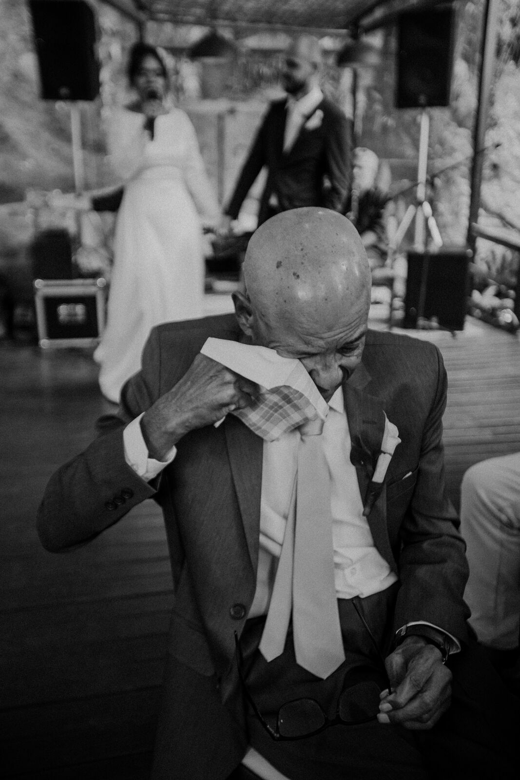 Foto Casamento Larissa e Adam - Igreja N. S. Aparecida e Restaurante Jardim Secreto - Penedo RJ - Imagem 188