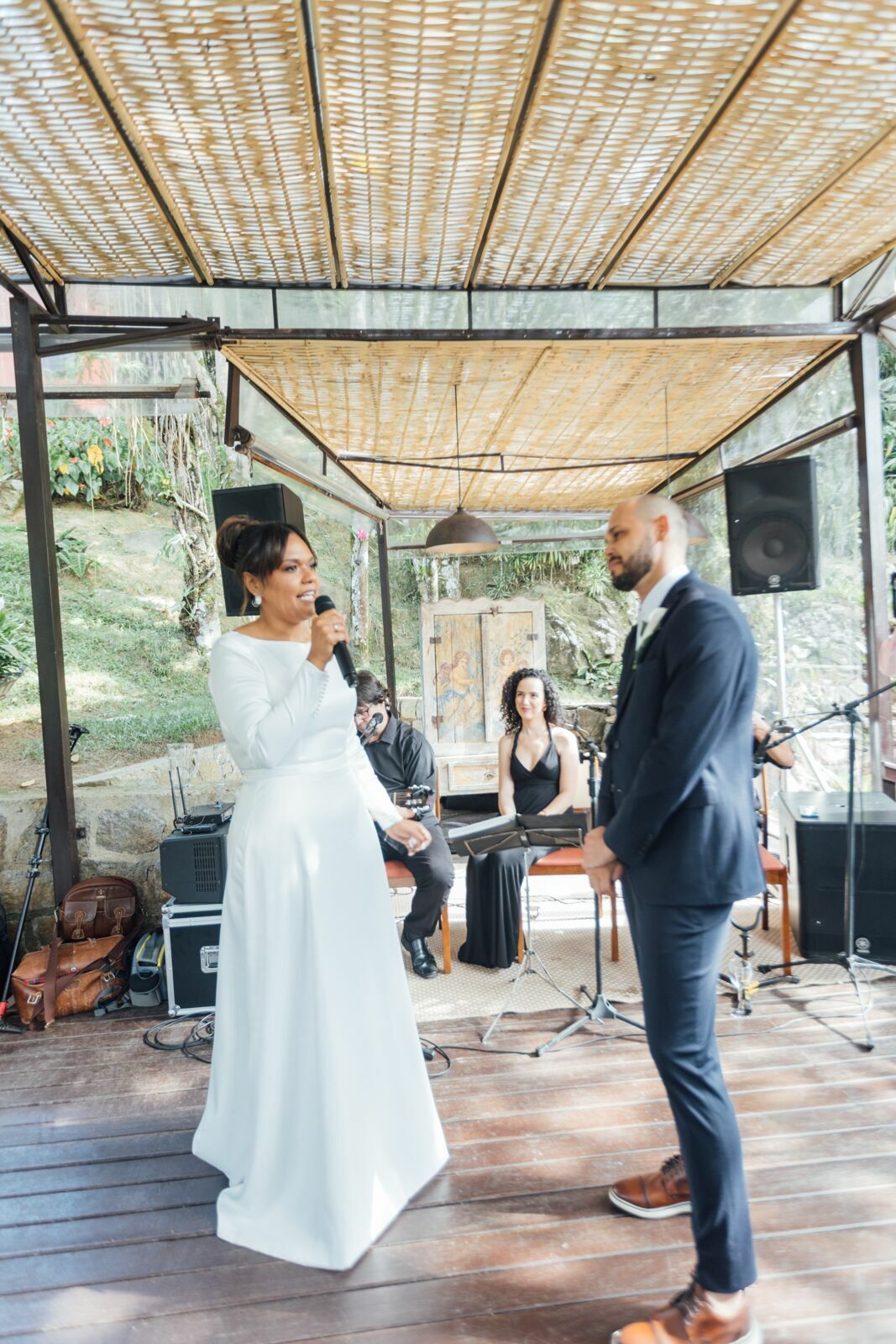 Foto Casamento Larissa e Adam - Igreja N. S. Aparecida e Restaurante Jardim Secreto - Penedo RJ - Imagem 180