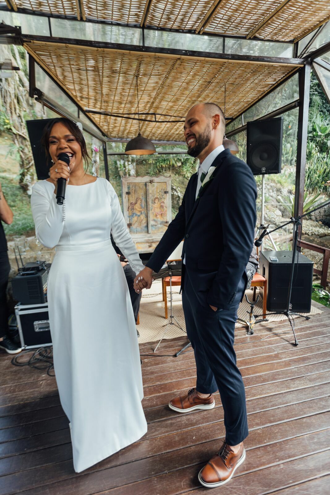 Foto Casamento Larissa e Adam - Igreja N. S. Aparecida e Restaurante Jardim Secreto - Penedo RJ - Imagem 184