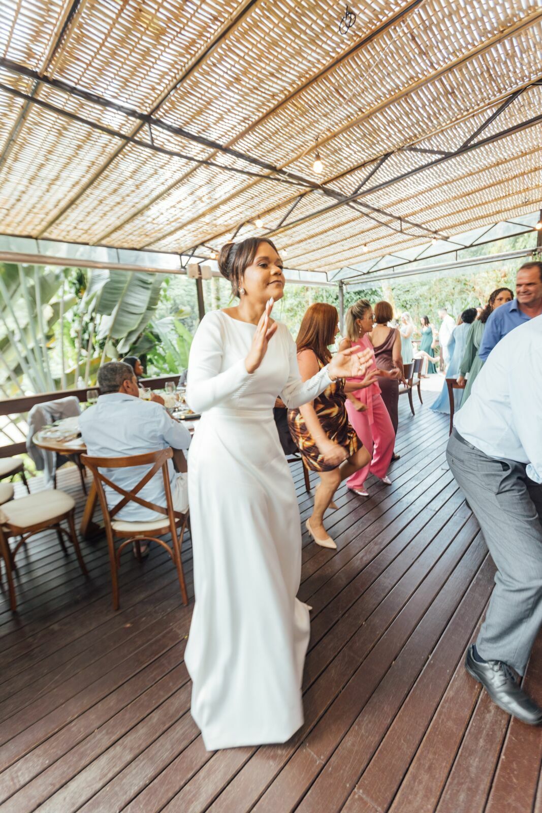 Foto Casamento Larissa e Adam - Igreja N. S. Aparecida e Restaurante Jardim Secreto - Penedo RJ - Imagem 210
