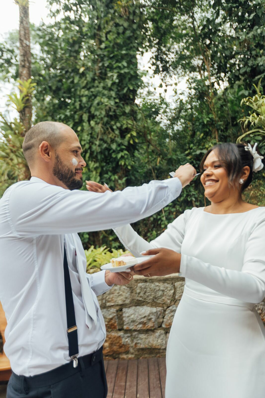 Foto Casamento Larissa e Adam - Igreja N. S. Aparecida e Restaurante Jardim Secreto - Penedo RJ - Imagem 219