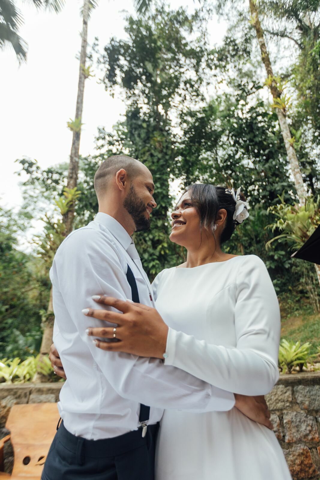 Foto Casamento Larissa e Adam - Igreja N. S. Aparecida e Restaurante Jardim Secreto - Penedo RJ - Imagem 222