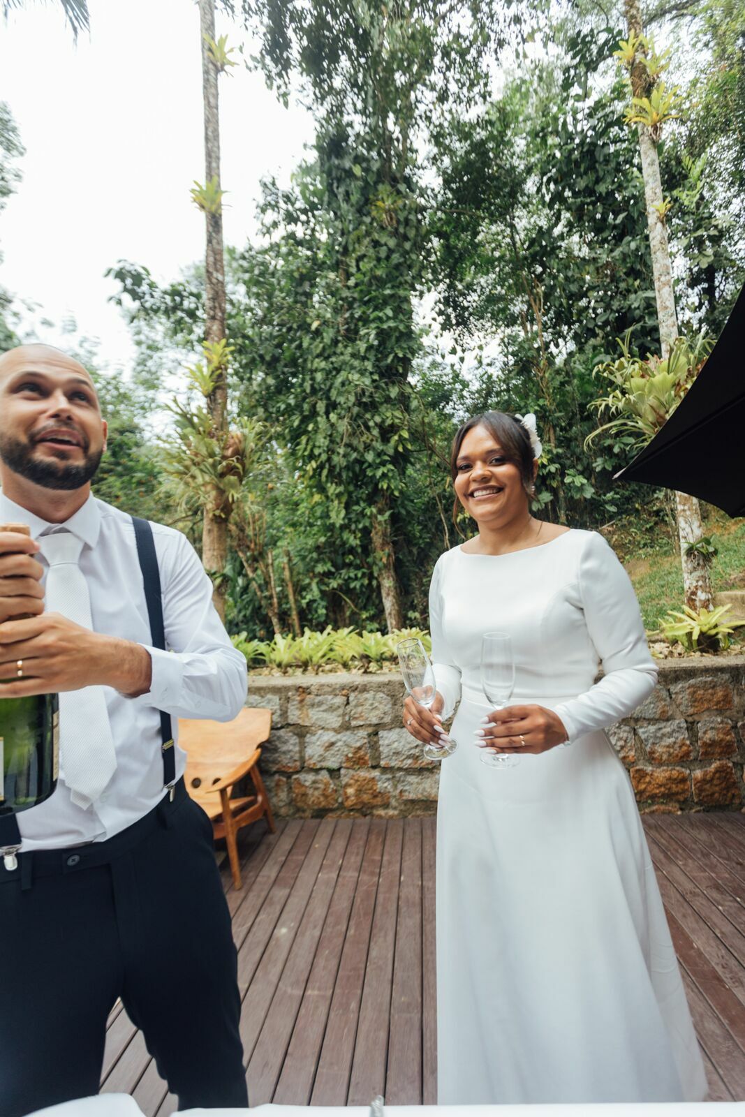 Foto Casamento Larissa e Adam - Igreja N. S. Aparecida e Restaurante Jardim Secreto - Penedo RJ - Imagem 214