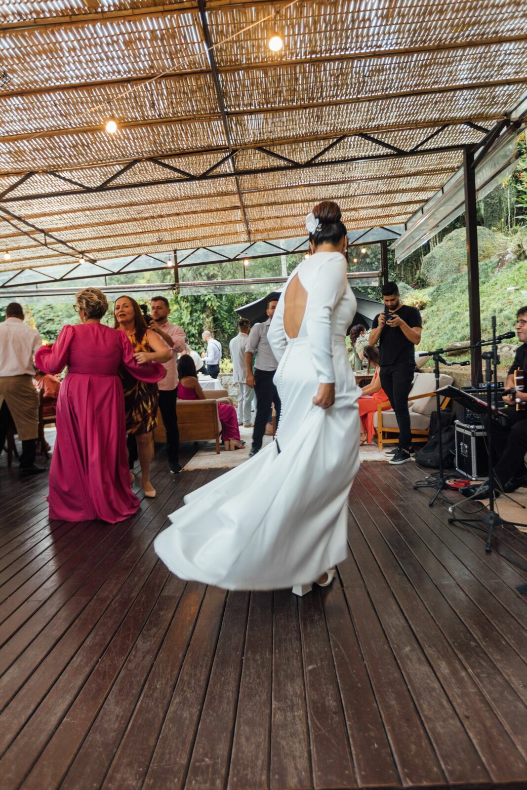 Foto Casamento Larissa e Adam - Igreja N. S. Aparecida e Restaurante Jardim Secreto - Penedo RJ - Imagem 223