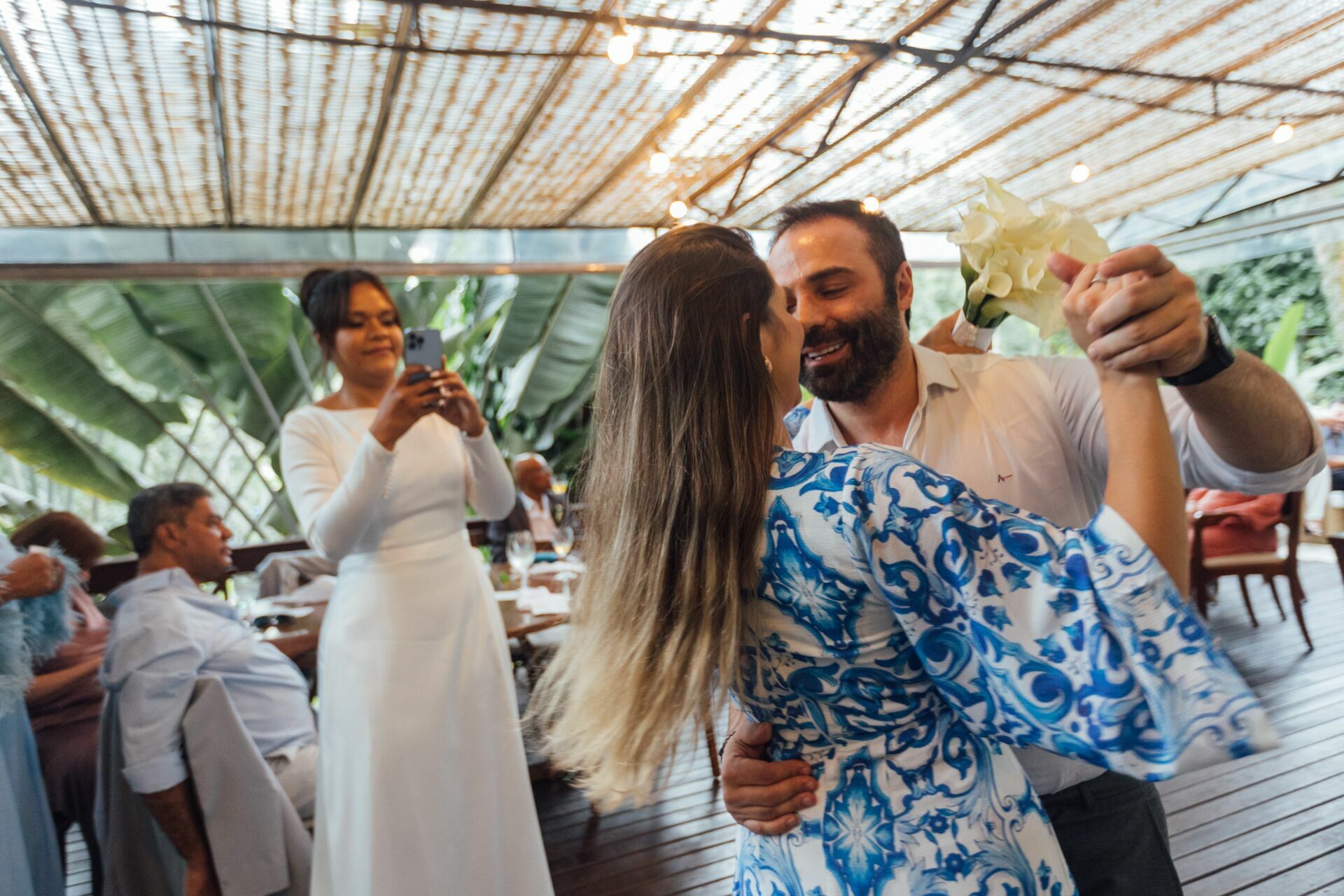 Foto Casamento Larissa e Adam - Igreja N. S. Aparecida e Restaurante Jardim Secreto - Penedo RJ - Imagem 237