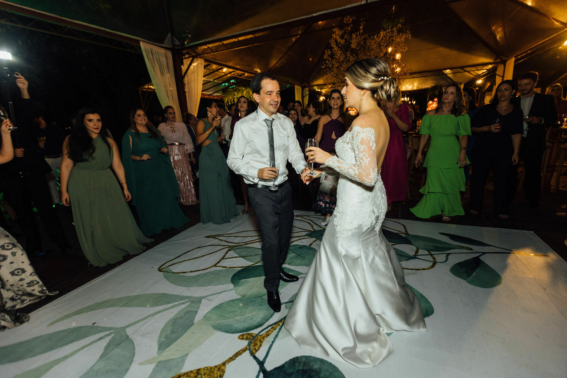Foto Casamento Bruno e Lohayne - Igreja Sant'Anna e clube Itapoã - Barra Pirai Foto Casamento Bruno e Lohayne - Igreja Sant'Anna e clube Itapoã - Barra Pirai - Imagem 245