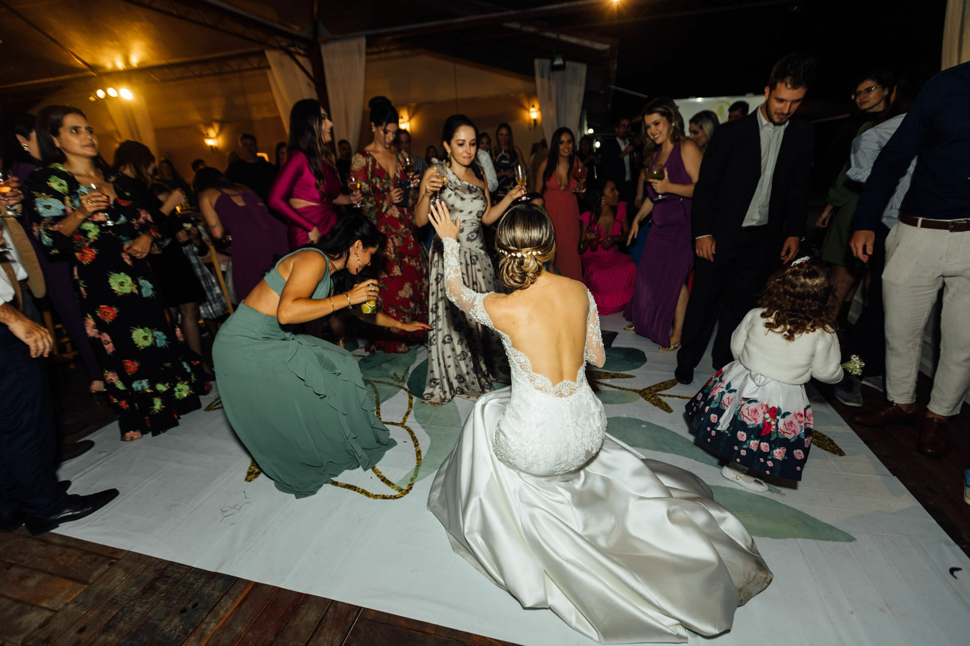 Foto Casamento Bruno e Lohayne - Igreja Sant'Anna e clube Itapoã - Barra Pirai Foto Casamento Bruno e Lohayne - Igreja Sant'Anna e clube Itapoã - Barra Pirai - Imagem 239