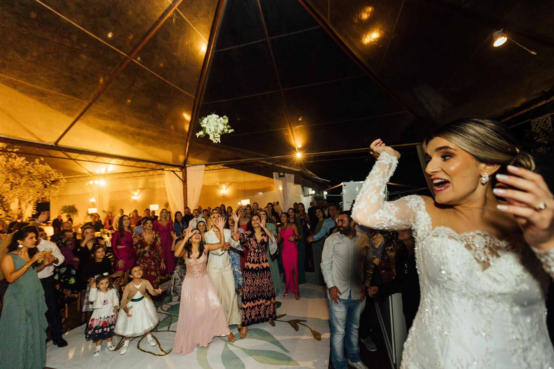 Foto Casamento Bruno e Lohayne - Igreja Sant'Anna e clube Itapoã - Barra Pirai Foto Casamento Bruno e Lohayne - Igreja Sant'Anna e clube Itapoã - Barra Pirai - Imagem 236