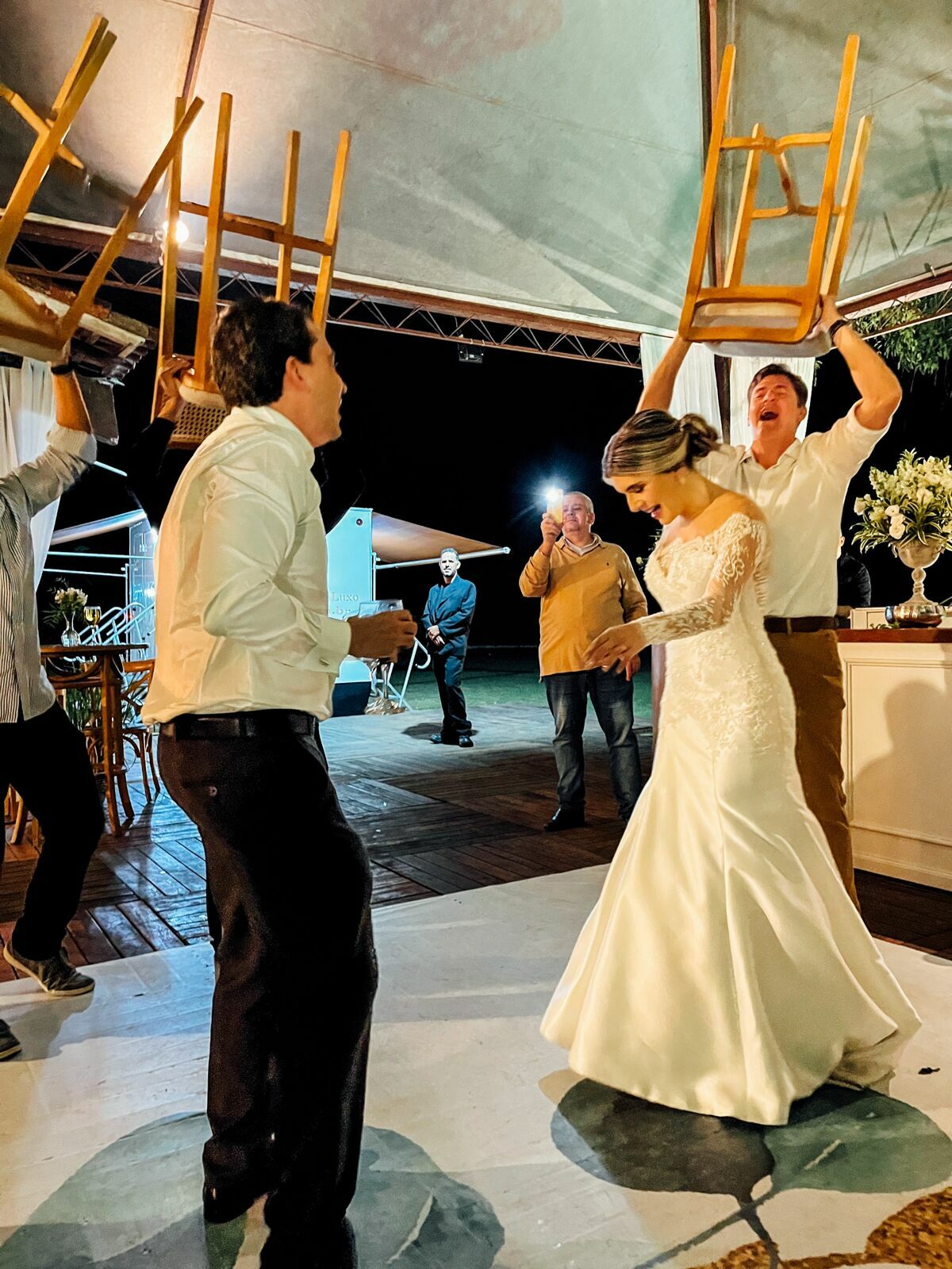 Foto Casamento Bruno e Lohayne - Igreja Sant'Anna e clube Itapoã - Barra Pirai Foto Casamento Bruno e Lohayne - Igreja Sant'Anna e clube Itapoã - Barra Pirai - Imagem 254