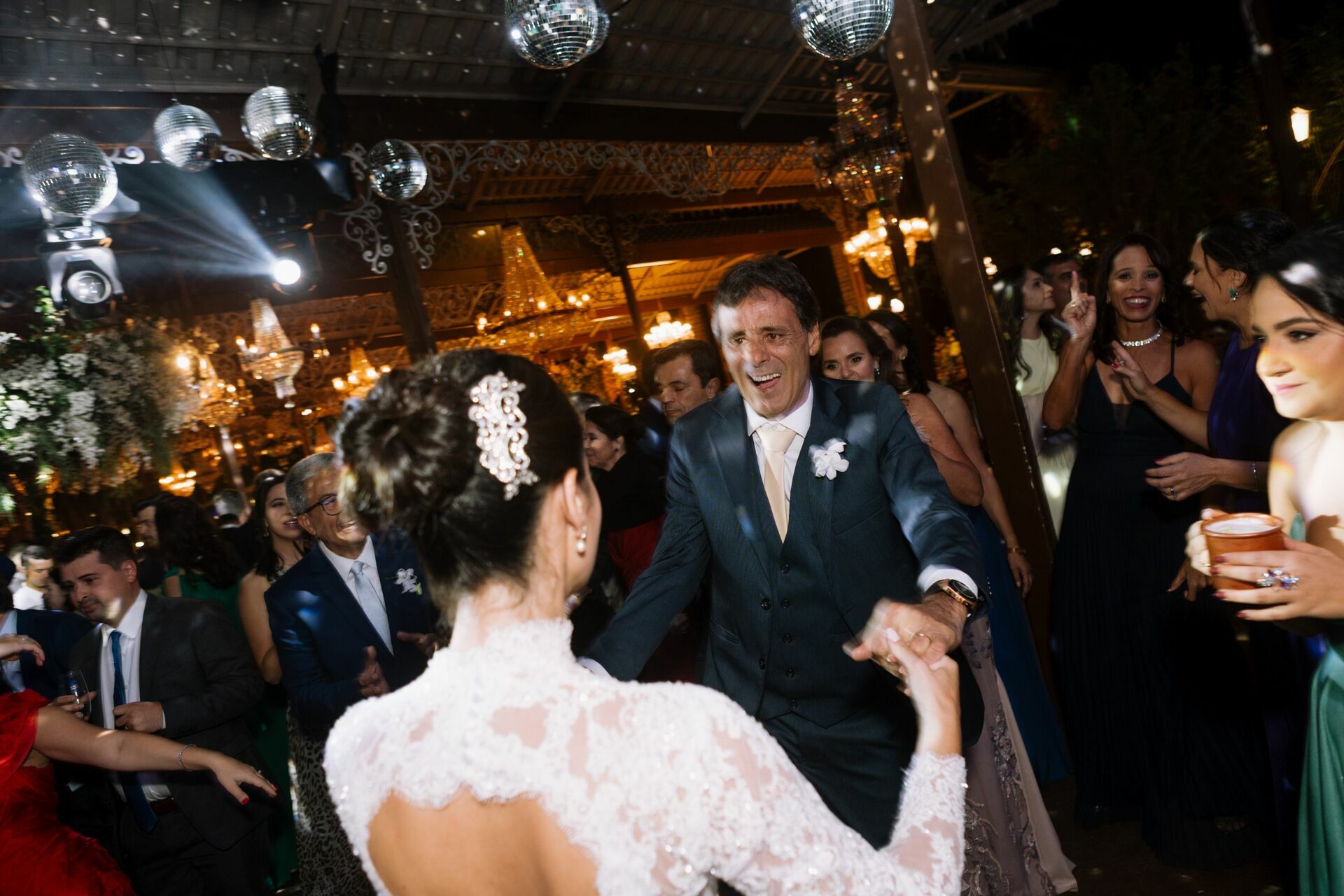 Foto Rafaela e Otávio - Matriz de Santo Antônio e Villa Paolucci - Tiradentes -MG Foto Rafaela e Otávio - Matriz de Santo Antônio e Villa Paolucci - Tiradentes -MG - Imagem 422