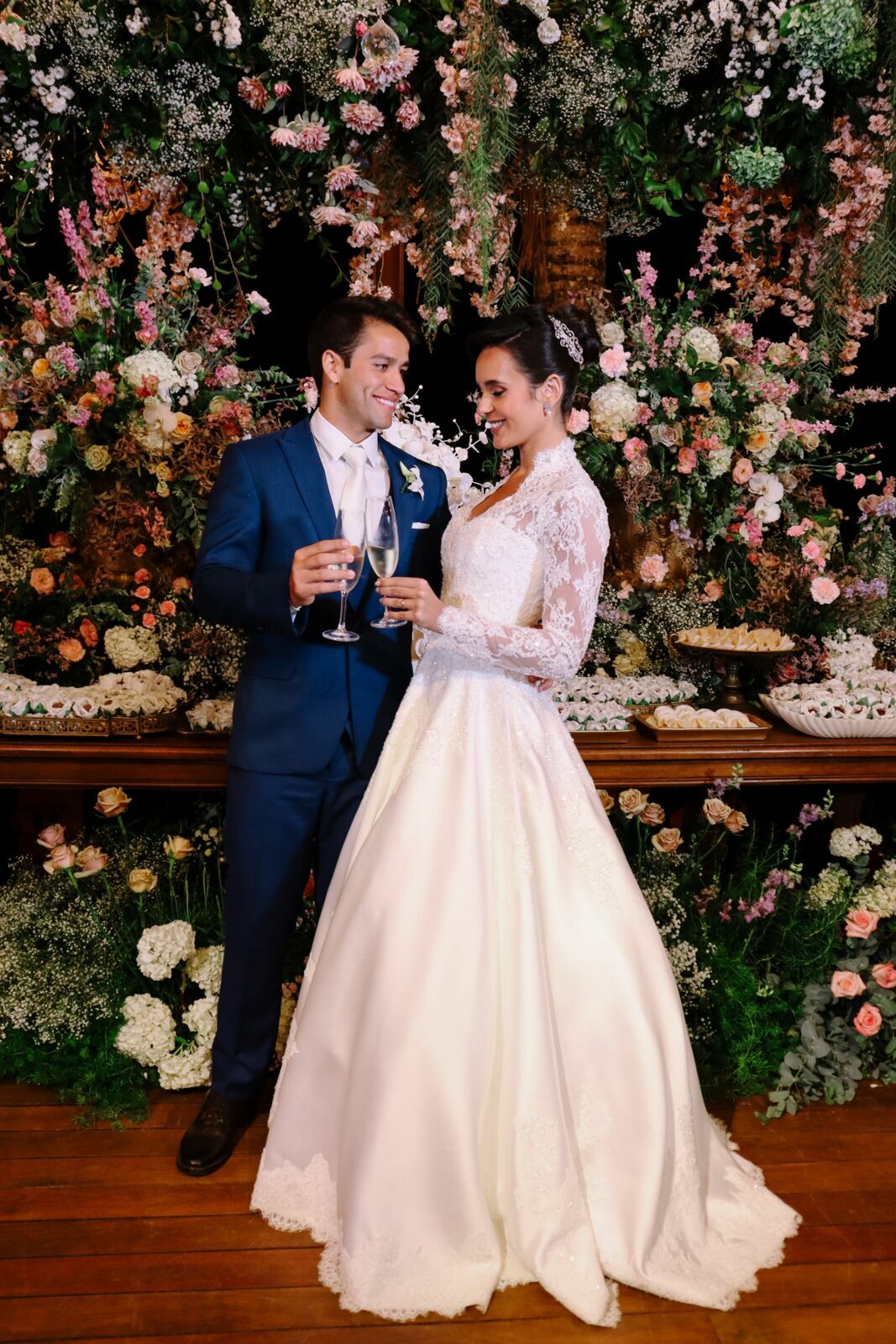 Foto Rafaela e Otávio - Matriz de Santo Antônio e Villa Paolucci - Tiradentes -MG Foto Rafaela e Otávio - Matriz de Santo Antônio e Villa Paolucci - Tiradentes -MG - Imagem 357