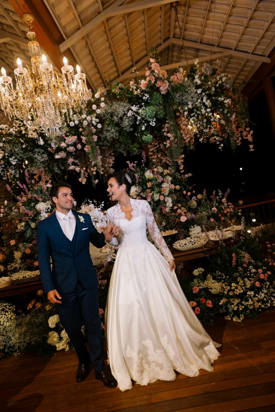 Foto Rafaela e Otávio - Matriz de Santo Antônio e Villa Paolucci - Tiradentes -MG Foto Rafaela e Otávio - Matriz de Santo Antônio e Villa Paolucci - Tiradentes -MG - Imagem 362