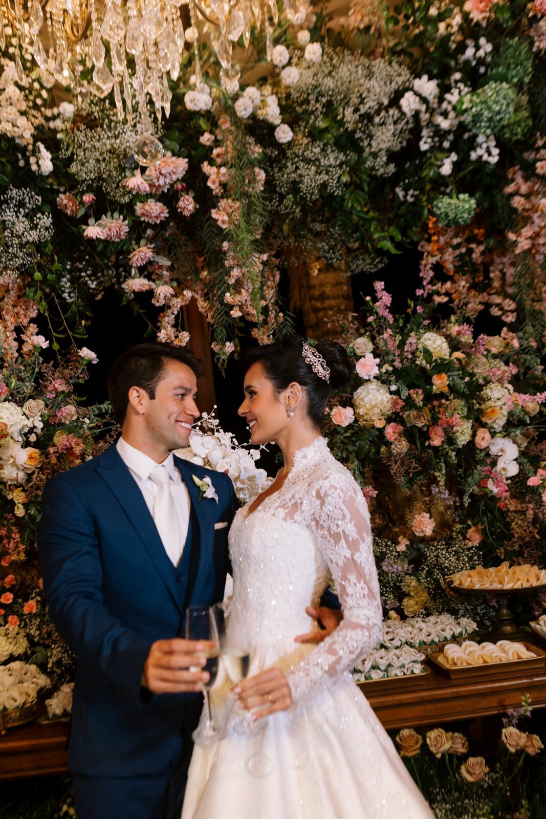 Foto Rafaela e Otávio - Matriz de Santo Antônio e Villa Paolucci - Tiradentes -MG Foto Rafaela e Otávio - Matriz de Santo Antônio e Villa Paolucci - Tiradentes -MG - Imagem 360