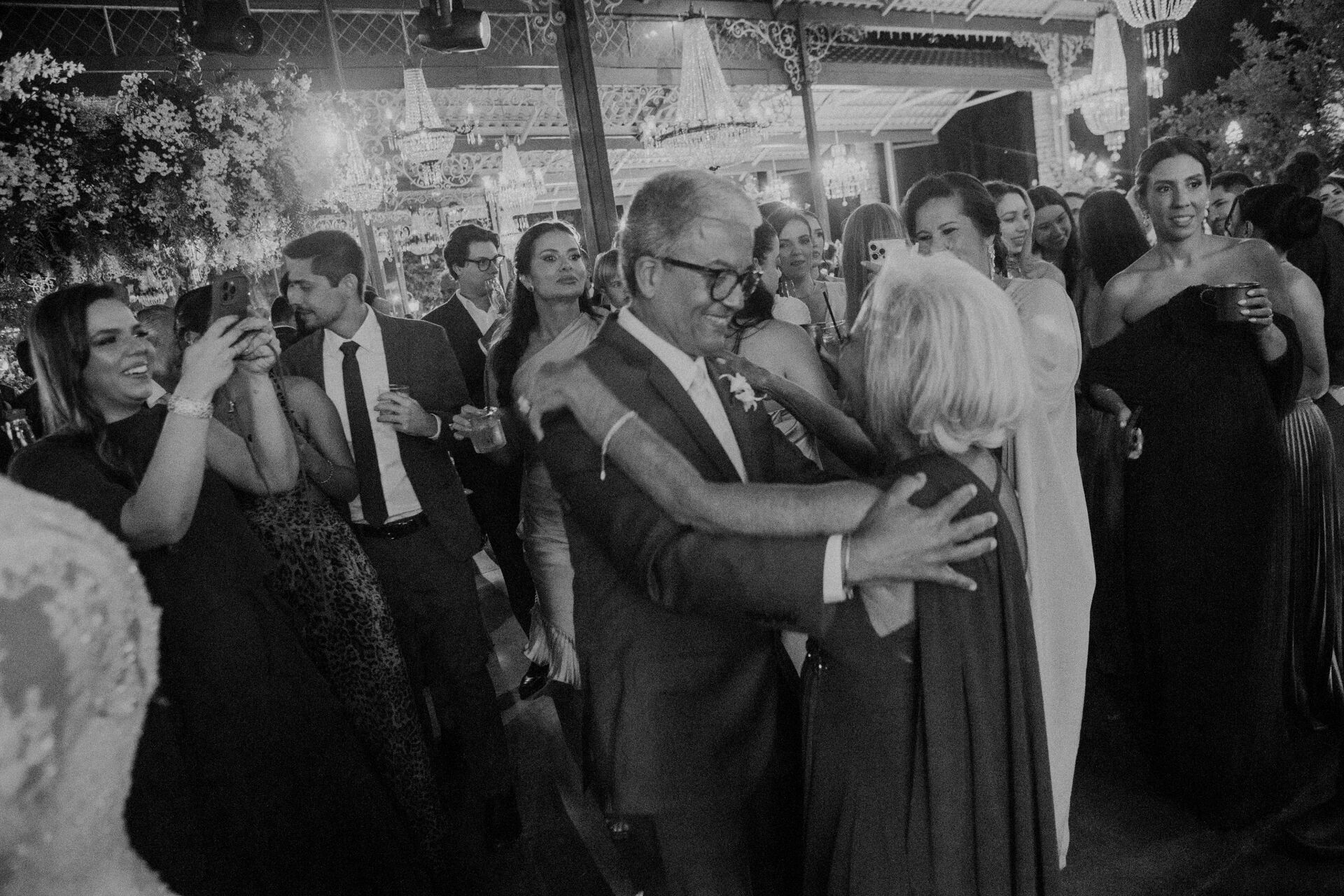 Foto Rafaela e Otávio - Matriz de Santo Antônio e Villa Paolucci - Tiradentes -MG Foto Rafaela e Otávio - Matriz de Santo Antônio e Villa Paolucci - Tiradentes -MG - Imagem 392