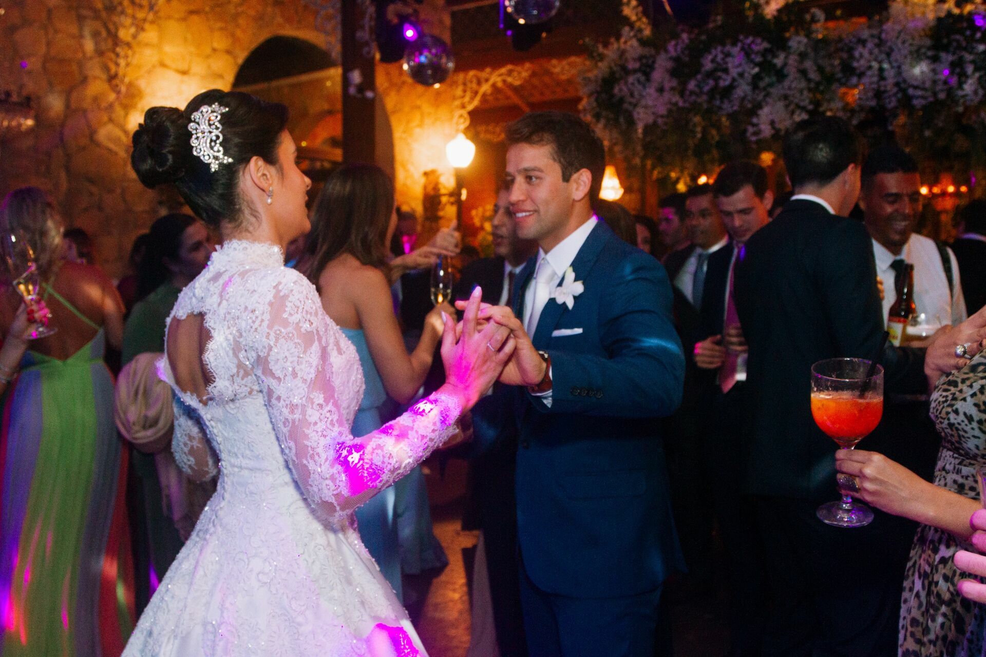 Foto Rafaela e Otávio - Matriz de Santo Antônio e Villa Paolucci - Tiradentes -MG Foto Rafaela e Otávio - Matriz de Santo Antônio e Villa Paolucci - Tiradentes -MG - Imagem 400